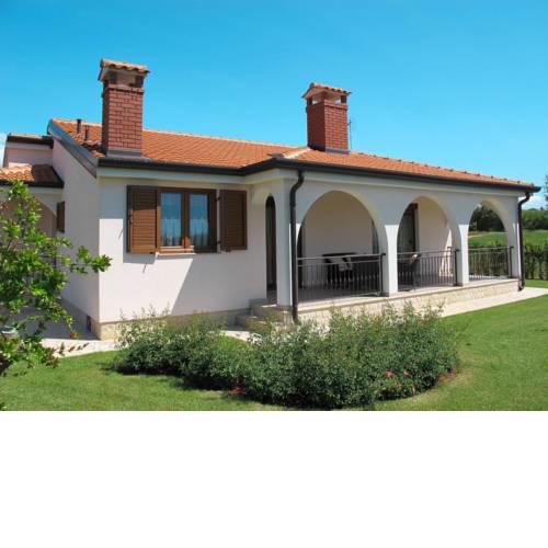 Holiday Home Nina (PRC422)