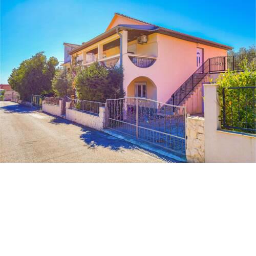 Holiday home Okrug Gornji 51