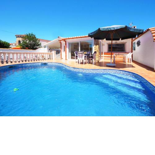 Holiday Home Peni by Interhome