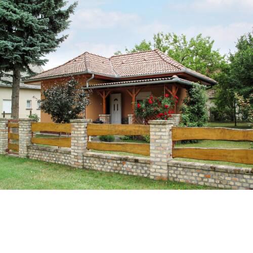 Holiday Home Petöfi - FOD138