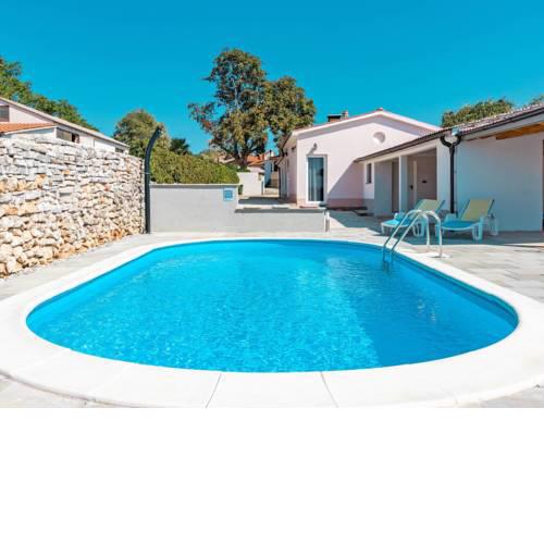 Holiday Home Prenc (PZN212)