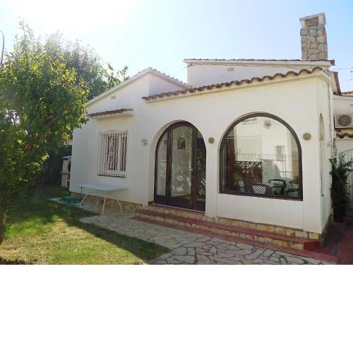 Holiday Home Requesens by Interhome