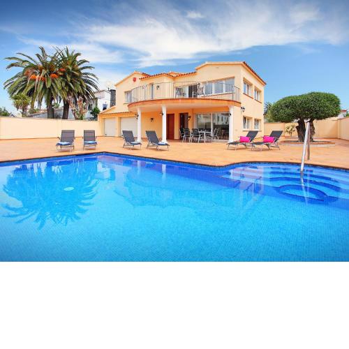 Holiday Home Requesens by Interhome