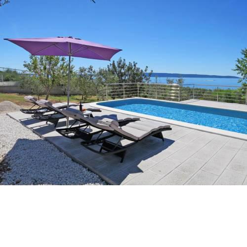 Holiday Home Ria (TGR146)