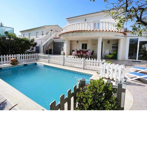 Holiday Home Rosa by Interhome