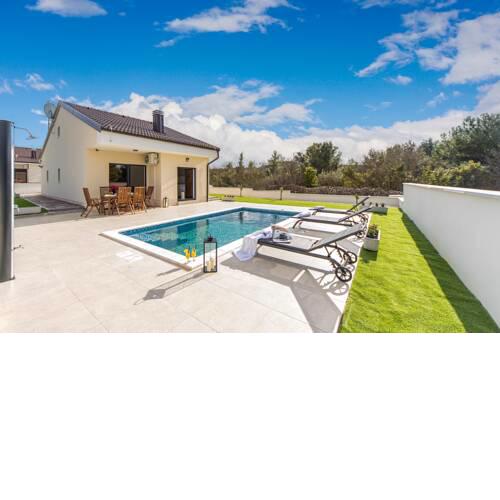 HOLIDAY HOME SHAULA TWINS II