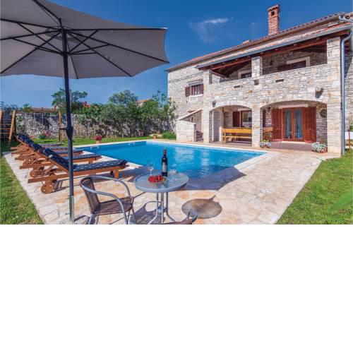 Holiday home Svetvincenat with Outdoor Swimming Pool 207