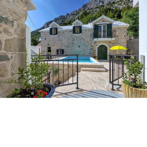 Holiday home Topolina with pool