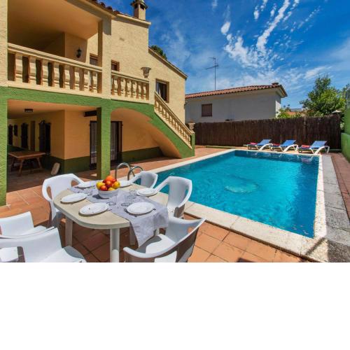 Holiday Home Torre Mitjorn by Interhome