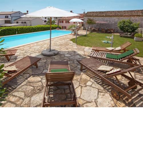 Holiday Home Villa Paula (KST300)