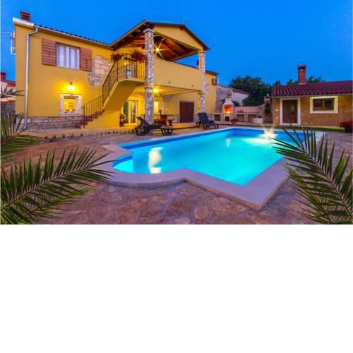 Holiday home Vodnjan with a Fireplace 203