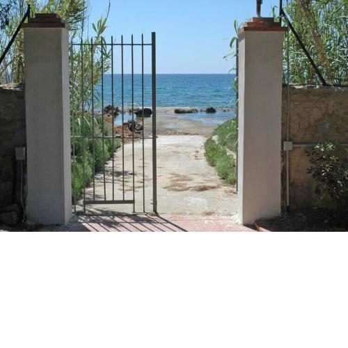 Holiday home with annexe and private pool in Fanusa