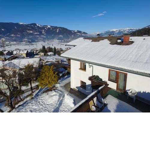 Holiday House Auer with Kitzview Kaprun