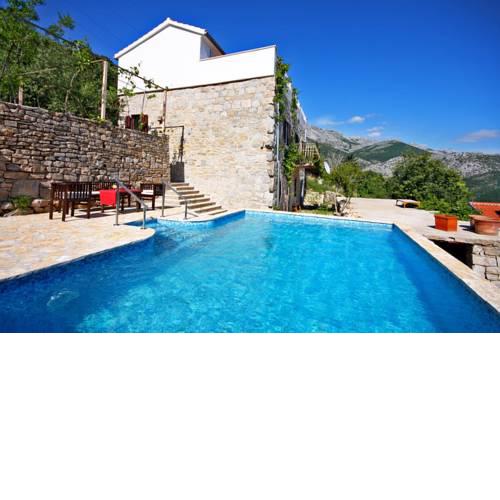 Holiday House Don Dan