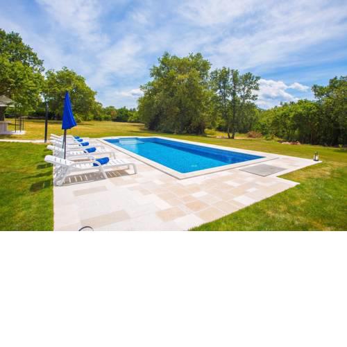 Holiday House Rossana with Private Pool and Garden