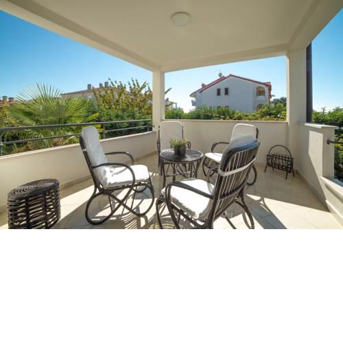 Holiday House Suzana 74