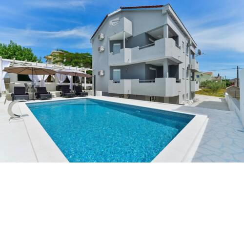 Holiday House Viktoria With Pool For 14 People