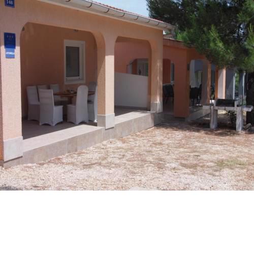 Holiday house with a parking space Vir - Lozice, Vir - 18068