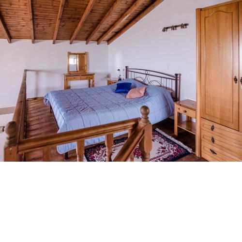Holiday house with sea view and private garden