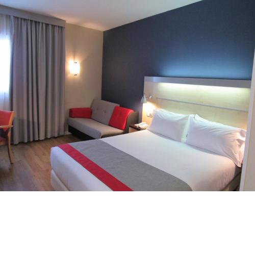 Holiday Inn Express Sant Cugat, an IHG Hotel