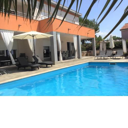 Holiday villa Summer escape, Barbat on Island Rab