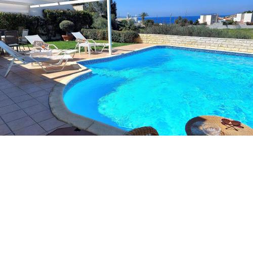 Holiday villa SUNJOY close to the beach
