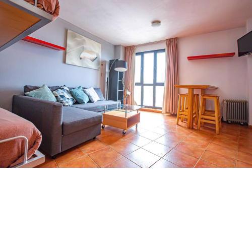 Holidays, Gorbea Seven 2, 4 Pax & Parking
