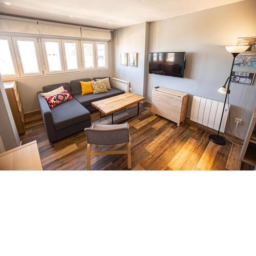 Holidays, Marolas, 4pax, 1dorm, Parking