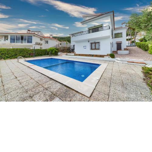 Holidays2Malaga Andalusian house style with pool in Alhaurin de la Torre