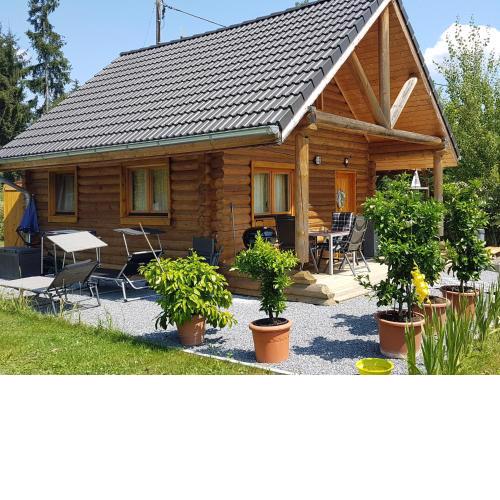 Holzblockhaus in Schiefling