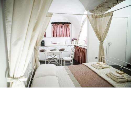 HOME 5 - Arco Antico
