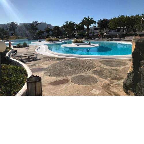Home Secret relax, pool , wifi,