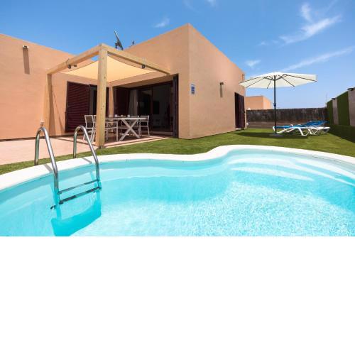 Home2Book Charming Private Pool Aloha Beach Villa