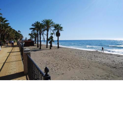 HomeAway - Cozy, central & 1min from beach