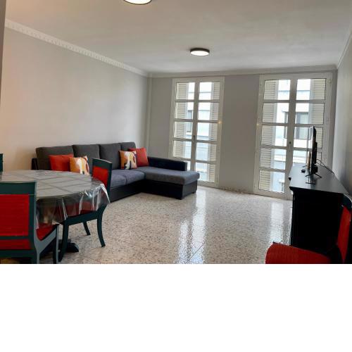 HomeForGuest Amplio Apartamento en Triana