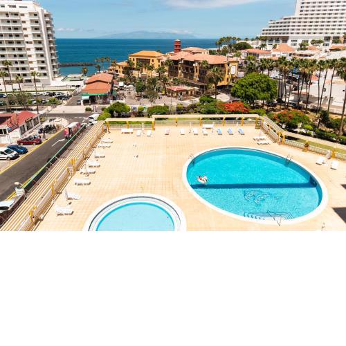 HomeForGuest BEACH APT WITH SEA VIEW & POOL, 50 STEPS TO THE SEA