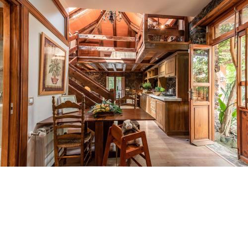 HomeForGuest Cosy rural flat El Romero with large gardens