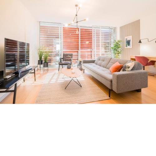 HomeForGuest Design Attic Apartment FREE Parking