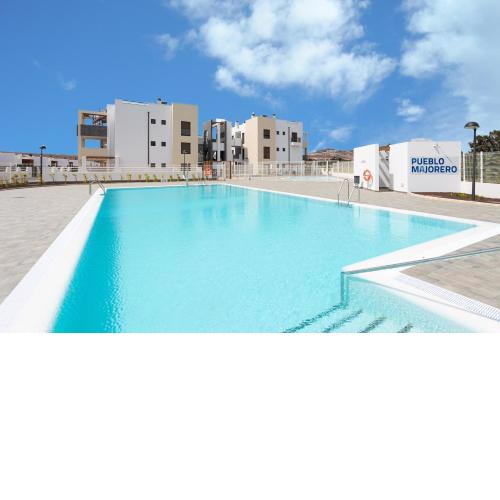 HomeForGuest Flat with large terrace in modern residential complex with swimming pool
