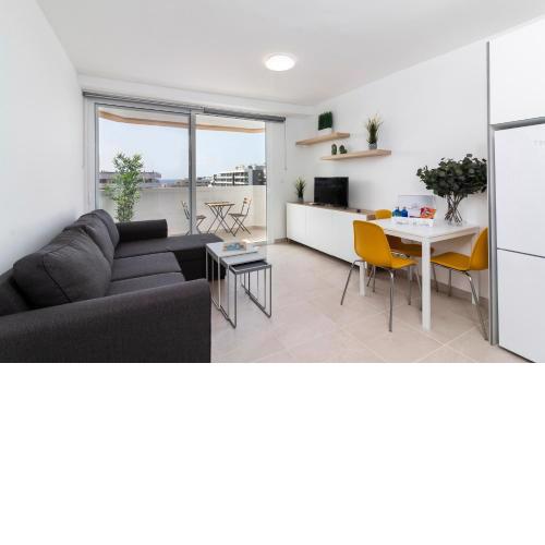 HomeForGuest Modern and recently renovated apartment in Arona