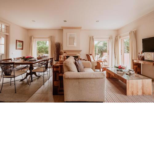 HomeForGuest Rural House with garden El Laurel