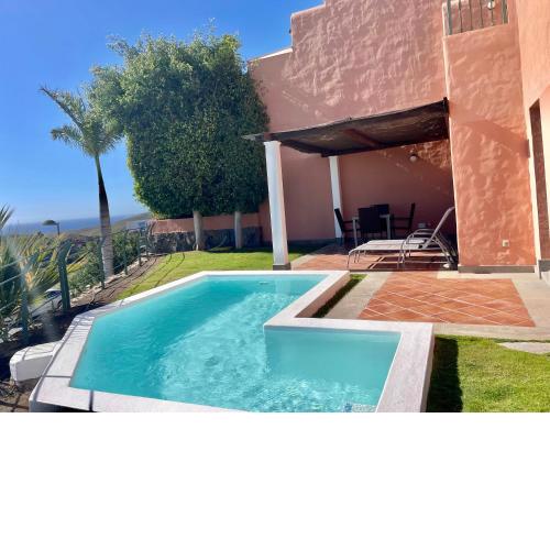 HomeForGuest SALOBRE GOLF VILLA, POOL, BBQ, WIFI, STUNNING VIEWS