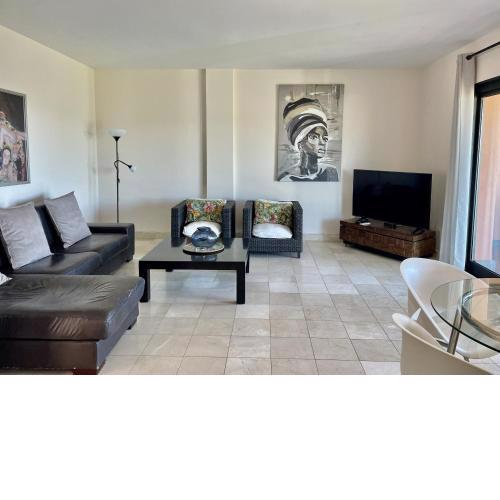 HomeForGuest Villa 10 in Salobre Golf with great views to the golf course