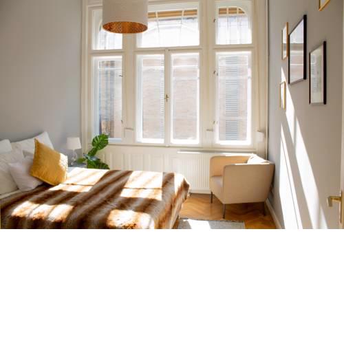 Homeness - Make yourself at home in the party-quarter!