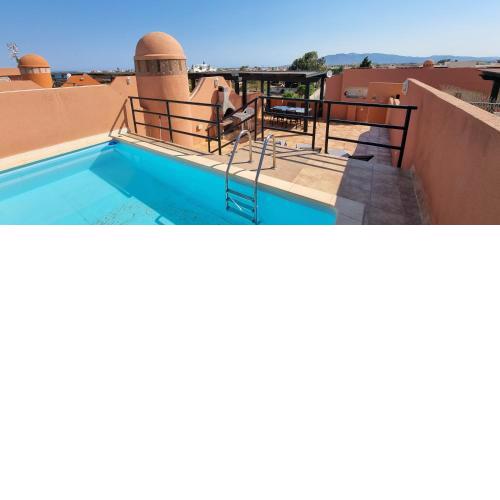 Homes of Spain, Apartamentos Paraiso, Ed Palmerston, Atico J a pie de Playa, piscina privada en solárium, WI-FI
