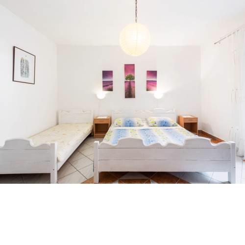 Homespun Apartment in Cesarica with Garden