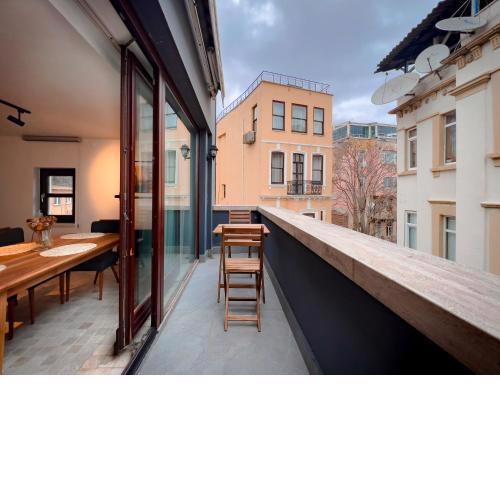 Homie Suites - Modern Apartments Nearby Istıklal Street & Galata Tower