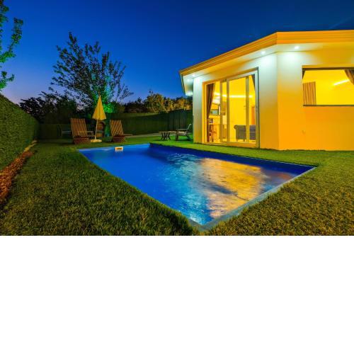 Honeymoon Villa with Pool and Jacuzzi for 2 People in Muğla, Fethiye - AWZ 219