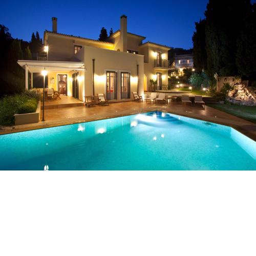 Hortensia Villa with Infinity Pool & Marvelous Garden