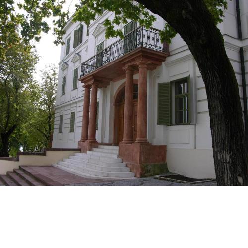 Horvath House Apartment
